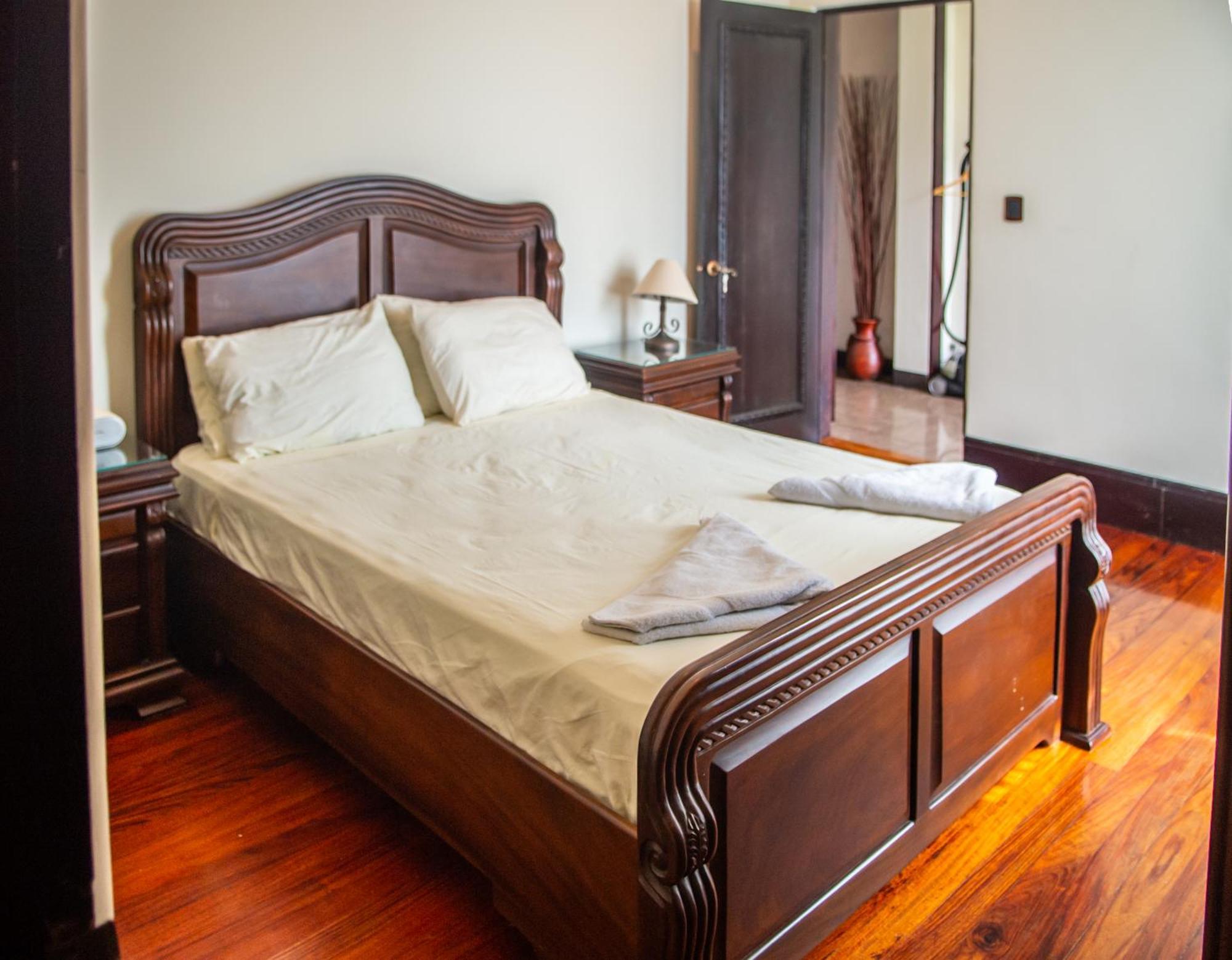 סן חוזה Hotel Majestad מראה חיצוני תמונה