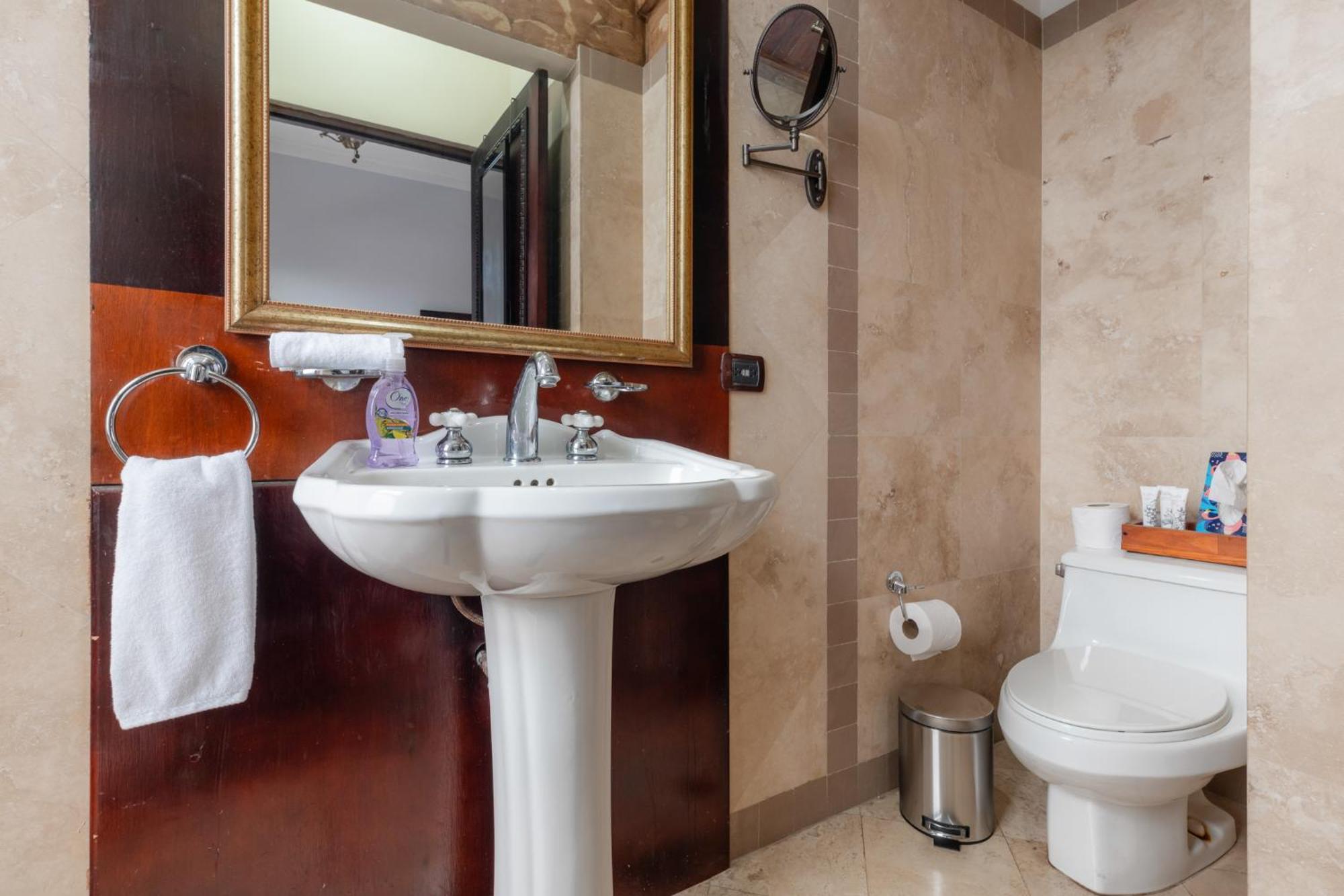 סן חוזה Hotel Majestad מראה חיצוני תמונה